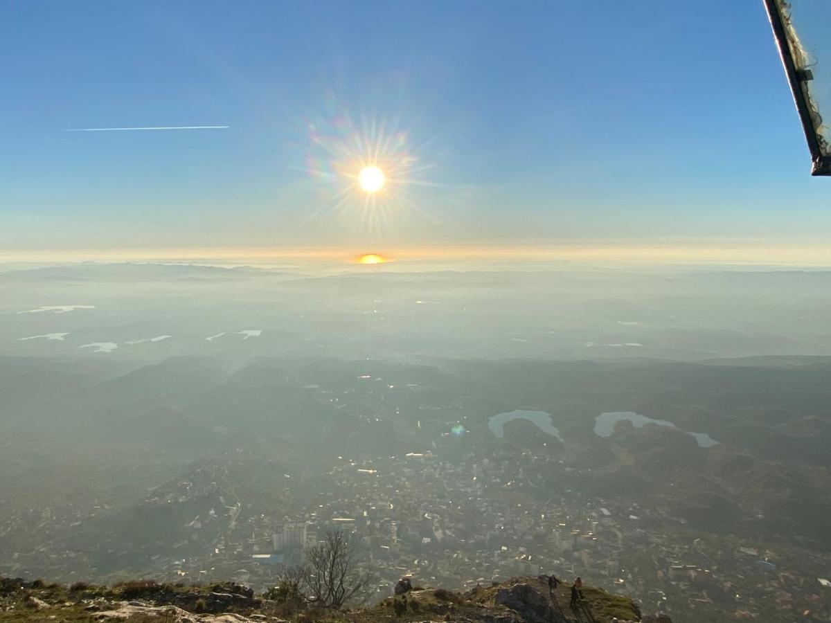 Vila Llulla Krujë Екстериор снимка