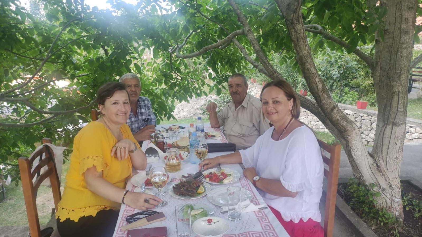 Vila Llulla Krujë Екстериор снимка